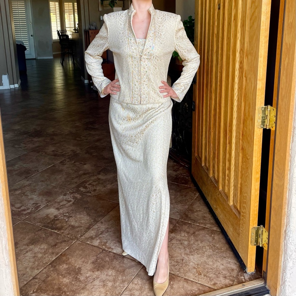 St. John Evening Gown, white/gold, 3-piece set with skirt, tank top and jacket.